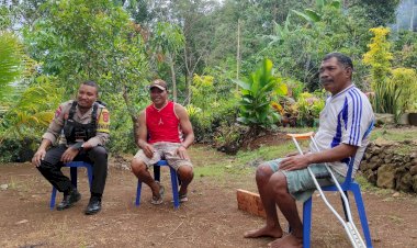 Patroli-dan-Sambang-Bhabinkamtibmas-di-Dusun-Ara-Desa-Golo-Cador,-Wae-Ri'i