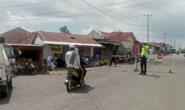 Pengamanan-dan-Pengaturan-Lalu-Lintas-Sholat-Jumat-oleh-Sat-Lantas-Polres-Manggarai