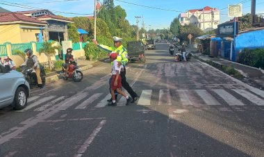 Sat.Lantas-Polres-Manggarai-Laksanakan-Gatur-Lalu-Lintas-Pagi-di-Ruteng