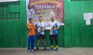 Polsek-Reo,-Polres-Manggarai,-Raih-Juara-1-Turnamen-Badminton-HUT-RI-ke-79-di-Kec.-Reok