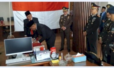 Kapolres-Manggarai-Hadiri-Pemeriksaan-Duplikat-Bendera-Pusaka-Merah-Putih