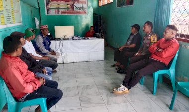 Aipda-Maksimus-Setu,-Bhabinkamtibmas-Langke-Rembong,-Gelar-Patroli-dan-Sambang-di-Wilayah-Binaan