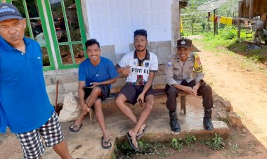 Patroli-dan-Sambang-Bhabinkamtibmas-di-Desa-Tengku-Lese