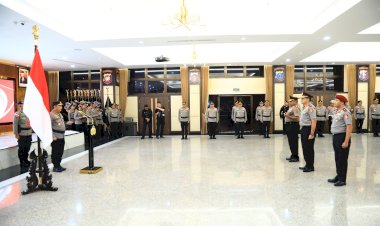Kapolri-Naikkan-Pangkat-12-Pati-Polri,-Kapolda-Papua-Mathius-Fakhiri-Jadi-Komjen
