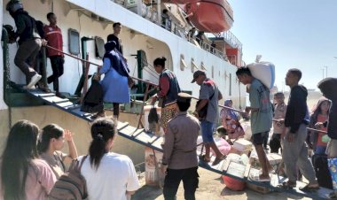 KP3-Laut-Reo-:-Pengamanan-Kapal-Penumpang-di-Pelabuhan-Laut-Reo-berlangsung-lancar.