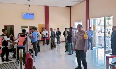 KP3-Udara-Lakukan-Pengamanan-Pesawat-tiba-dan-berangkat-di-Bandar-Udara-Frans-Sales-Lega-Ruteng