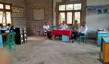 Bhabinkamtibmas-Kec.-Rahong-Utara-Lakukan-Sosialisasi-Pencegahan-TPPO,-HPR,-dan-Pilkada-Damai