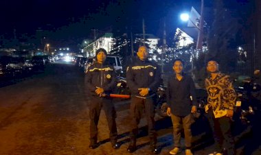 Bhabinkamtibmas-Kec.-Langke-Rembong-Amankan-Resepsi-Pernikahan-di-Aula-Asumta-Katedral-Ruteng