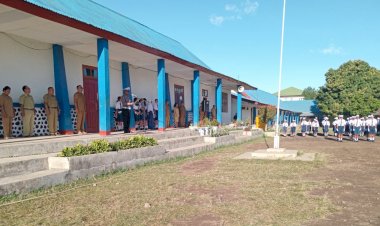 Sat-Lantas-Polres-Manggarai-gelar-Police-Goes-To-School-di-SMPN-1-Langke-Rembong