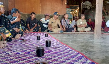 Patroli-dan-Sambang-Bripka-Adrianus-G.-Suman-di-Dusun-Meti,-Desa-Golo-Wua