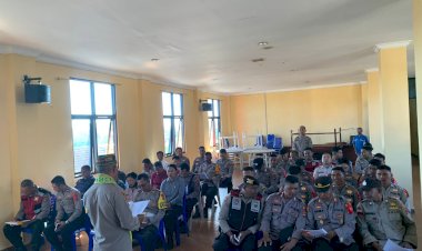 Polres-Manggarai-Gelar-BINROHTAL-untuk-Tingkatkan-Iman-dan-Taqwa-Personil