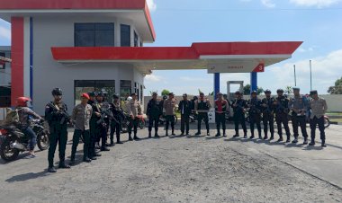 Patroli-Gabungan-Polres-Manggarai-dan-Brimob-Kompi-2-Yon-B-Pelopor-Amankan-Situasi-Kamtibmas-Jelang-Pilkada-Serentak-2024