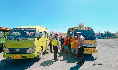 Satlantas-Polres-Manggarai-Gelar-Patroli-KRYD,-Pamturlalin,-dan-Himbauan-Kamseltibcar-Lantas-di-Kota-Ruteng