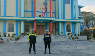 Polres-Manggarai-Terjunkan-Personel-untuk-Pengamanan-Ibadah-Minggu-di-Kota-Ruteng