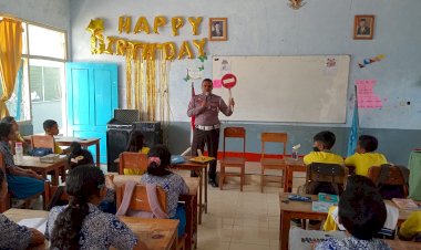 Sat-Lantas-Polres-Manggarai-Gelar-Kegiatan-POLSANAK-di-SDK-Ruteng-III
