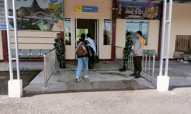 KP3-Udara-Frans-Sales-Lega-Laksanakan-Pengamanan-di-Bandara-Frans-Sales-Lega-Ruteng