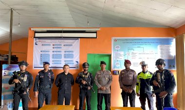 Patroli-Gabungan-Polres-Manggarai-dan-Kompi-2-Yon-B-Pelopor-dalam-Rangka-Operasi-Mantap-Praja-2024