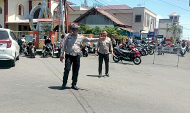 Personil-Polres-Manggarai-Laksanakan-Pengamanan-Ibadah-Minggu-di-Kota-Ruteng