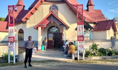 Personil-Polsek-Cibal-Amankan-Perayaan-Misa-di-Gereja-Paroki-Kristus-Raja-Pagal