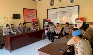 Wakapolres-Manggarai-Pimpin-Giat-Anev-Bersama-Anggota-SPKT-Polres-Manggarai