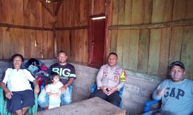 Patroli-Dialogis-Bripka-Yoni-Tandungan,-Bhabinkamtibmas-Kecamatan-Ruteng-Kabupaten-Manggarai:-Menjaga-Kamtibmas-dan-Mengimbau-Politik-Santun-Jelang-Pemilu