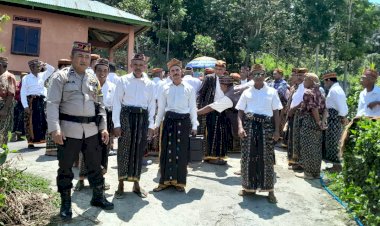 Bhabinkamtibmas-kec.-Rahong-Utara-Gelar-Kegiatan-Sambang-dan-Pengamanan-Acara-Adat-Pentang-Pitak