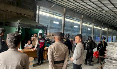 Patroli-Gabungan-Polres-Manggarai-dan-Kompi-2-Yon-B-Pelopor-Jaga-Kondusivitas-Kamtibmas-dalam-Operasi-Mantap-Praja-2024