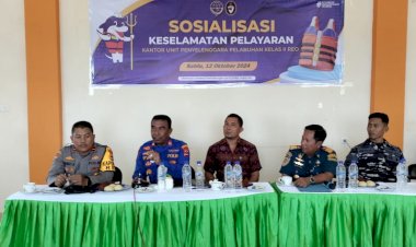 Kapolsek-Reo-dan-Kasat-Polairud-Hadiri-Rapat-Sosialisasi-Keselamatan-Pelayaran-di-Reo