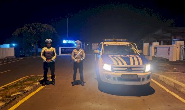 Sat-Lantas-Polres-Manggarai-Laksanakan-Patroli-Malam-Antisipasi-Balap-Liar-dan-Laka-Lantas-di-Wilkum-Polres-Manggarai