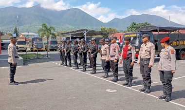 Polres-Manggarai-dan-Kompi-2-Yon-B-Pelopor-Gelar-Patroli-Gabungan-Cipta-Kondisi-Jelang-Pilkada-Serentak.