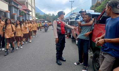 Sat.-Samapta-Polres-Manggarai-Gelar-Patroli-Dialogis-Mantapkan-Situasi-Kamtibmas