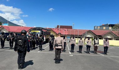 Harkamtibmas-Jelang-Pilkada-2024,-Personil-Polres-Manggarai-dan-Kompi-2-Yon-B-Pelopor-Gelar-Patroli-Gabungan