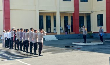 Wakapolres-Manggarai-Pimpin-Apel-Mingguan-di-Polres-Manggarai