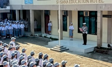 Sat-Lantas-Polres-Manggarai-Gelar-Police-Goes-To-School-di-SMK-Sadar-Wisata-Ruteng