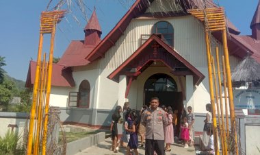 Polsek-Cibal-Amankan-Perayaan-Misa-di-Gereja-Kristus-Raja-Pagal