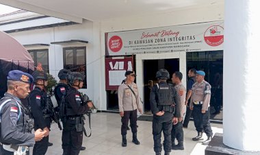 Patroli-Gabungan-Polres-Manggarai-dan-Kompi-2-Yon-B-Pelopor-Ciptakan-Situasi-Kondusif-Operasi-Mantap-Praja-2024
