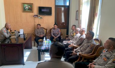 Wakapolres-Manggarai-Pimpin-Giat-Anev-Personil-Si-TIK,-Siwas,-dan-Sikum