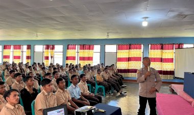 Bag-SDM-Polres-Manggarai-Gelar-Sosialisasi-Penerimaan-Anggota-Polri-2025-di-Sekolah-Sekolah-di-Ruteng