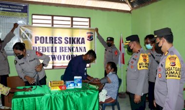 Polres-Sikka-Gelar-Pemeriksaan-Kesehatan-untuk-Pengungsi-Erupsi-Lewotobi-di-Wilayah-Kec.-Waigete