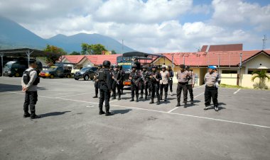 Patroli-Gabungan-Polres-Manggarai-dan-Kompi-2-Yon-B-Pelopor-Ciptakan-Situasi-Kamtibmas-Kondusif-Selama-Operasi-Mantap-Praja-2024