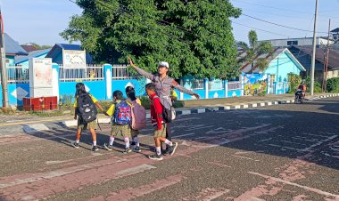 Sat.-Lantas-Polres-Manggarai-Laksanakan-Pengamanan-dan-Pengaturan-Lalu-Lintas-Rutin-di-Ruteng