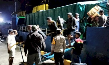 KP3-Laut-Pelabuhan-Reo-Amankan-Aktivitas-Kapal-Penumpang-KM.-Citra-Baru-I
