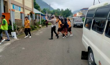 Satlantas-Polres-Manggarai-Gelar-Pamturlalin-Pagi-di-Kota-Ruteng