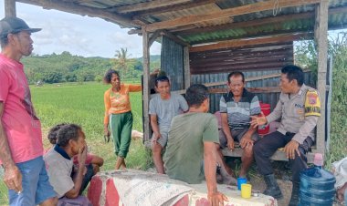 Dukung-Program-Ketahanan-Pangan,-Bripka-Ruslin-Bhabinkamtibmas-Lakukan-Sambang-dan-Pendampingan-kepada-Petani-di-Kelurahan-Mata-Air