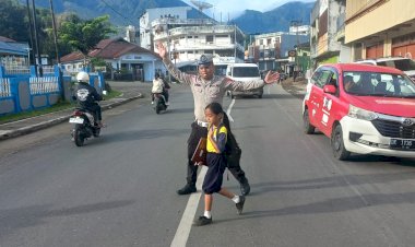 Sat-Lantas-Polres-Manggarai-Gelar-Pamturlalin-Rutin-untuk-Tingkatkan-Keselamatan-Lalu-Lintas