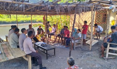 Polsek-Reo-Gelar-Program-Jumat-Curhat-Bersama-Warga-Kampung-Nunang