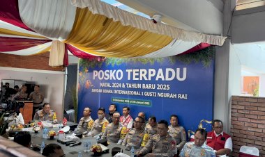 Kapolri-dan-Panglima-TNI-Tinjau-Posko-Terpadu-Operasi-Lilin-2024-di-Bandara-I-Gusti-Ngurah-Rai