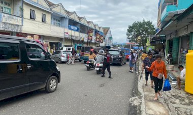 Samapta-Polres-Manggarai-Gelar-Pengaturan-Lalu-Lintas-di-Kota-Ruteng