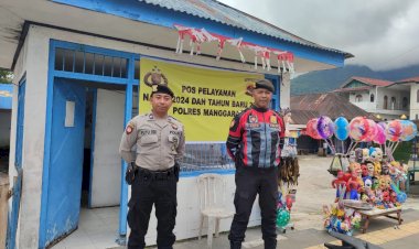 Personil-Pos-Pelayanan-Safari-Amankan-Ibadah-Misa-Natal-di-Gereja-Immanuel-Ruteng