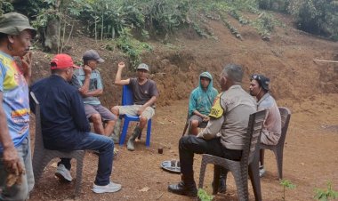 Bhabinkamtibmas-Kecamatan-Ruteng-Lakukan-Patroli-dan-Sambang-Jelang-Tahun-Baru-2025